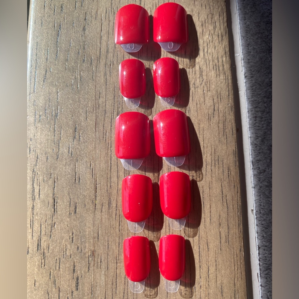 10 press on nails💅🏽❤️